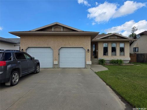 705 Sun Valley Dr, Estevan, SK, S4A2R1 | Card Image