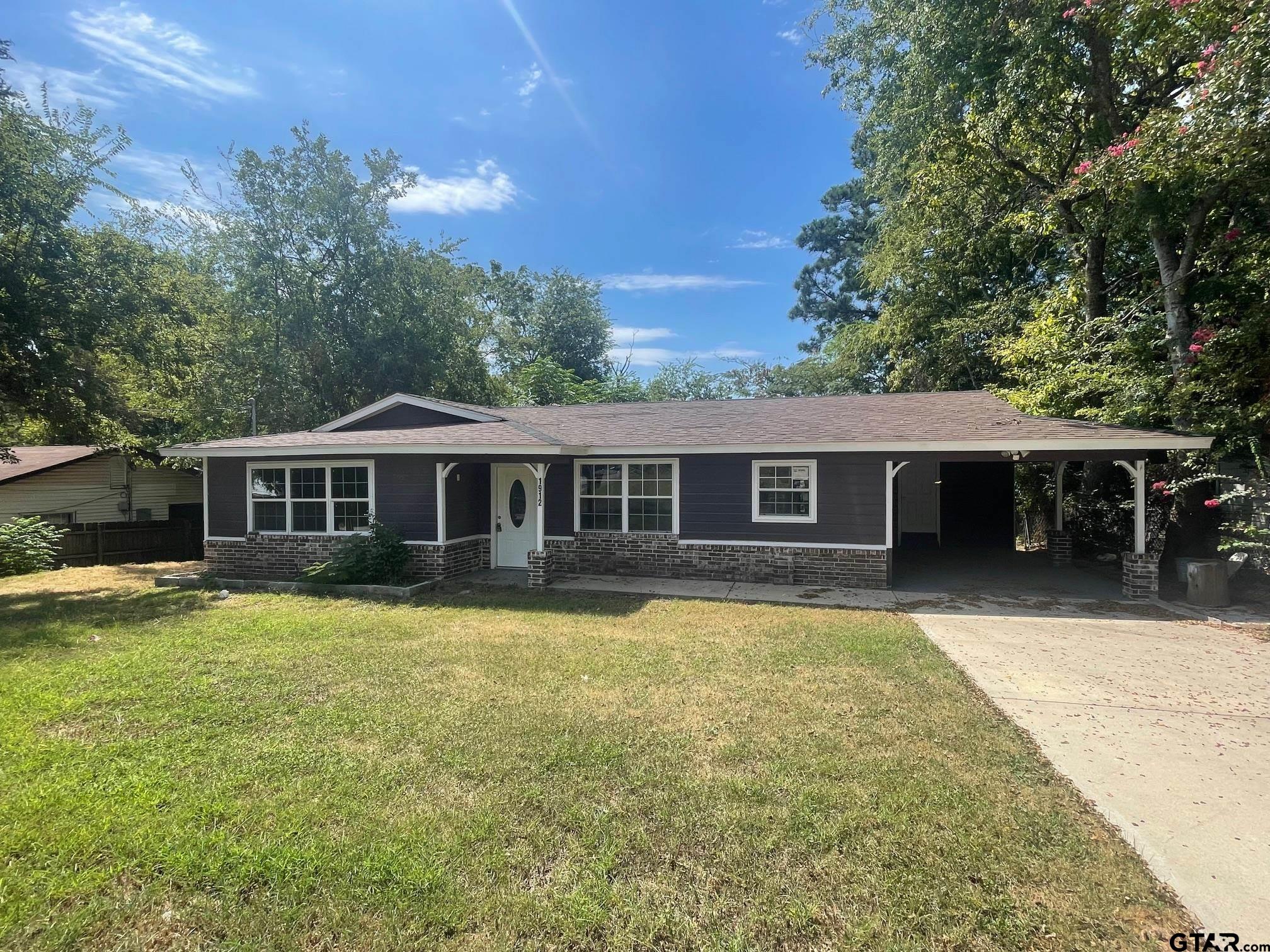 Oakwood St, Tyler, TX 75702