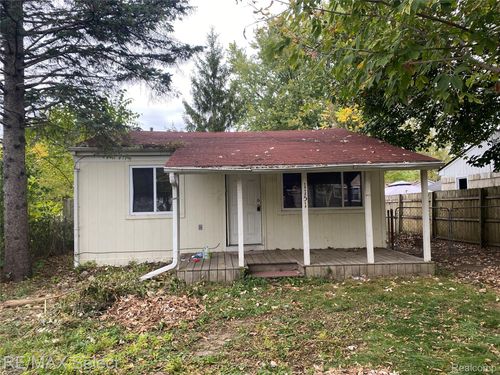 1151 Wells St, Burton, MI, 48529-1111 | Card Image