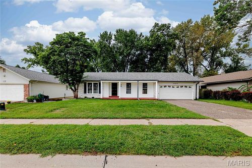 3464 Woodpath Dr, Florissant, MO, 63031-1240 | Card Image