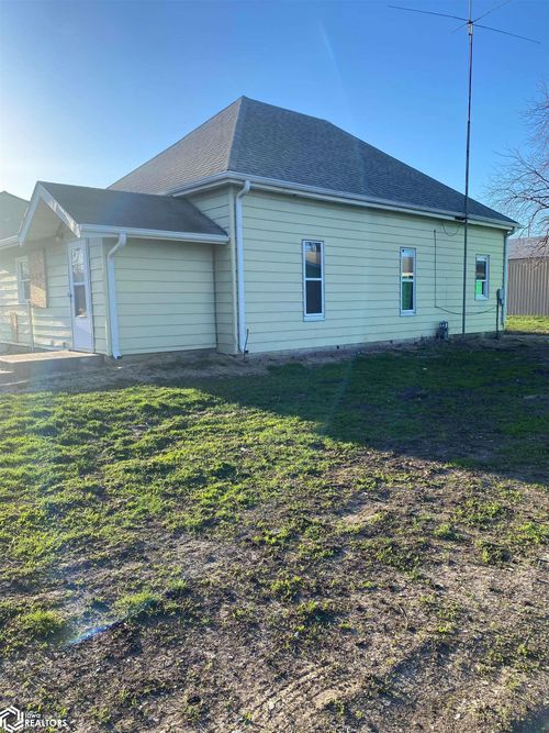 306 6th St, Elliott, IA, 51532-2038 | Card Image