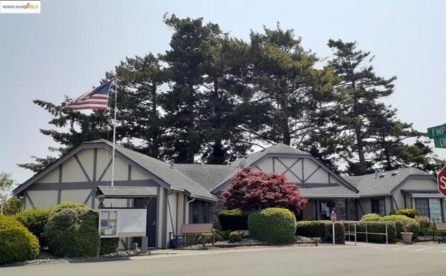136 Castle Ct, Home with 2 bedrooms, 2 bathrooms and 2 parking in Fortuna CA | Image 27