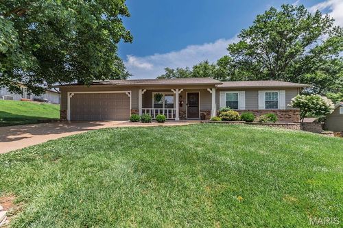 13 Suncrest Dr, Saint Peters, MO, 63376-4432 | Card Image