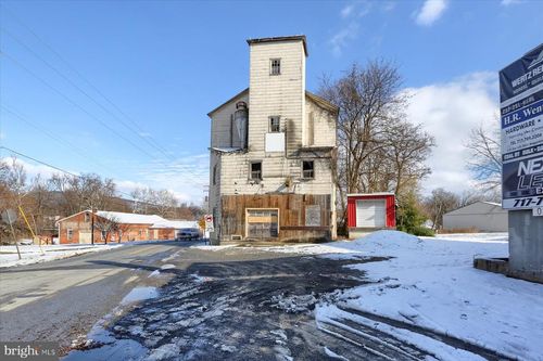 300 S 4th St, NEWPORT, PA, 17074-1311 | Card Image