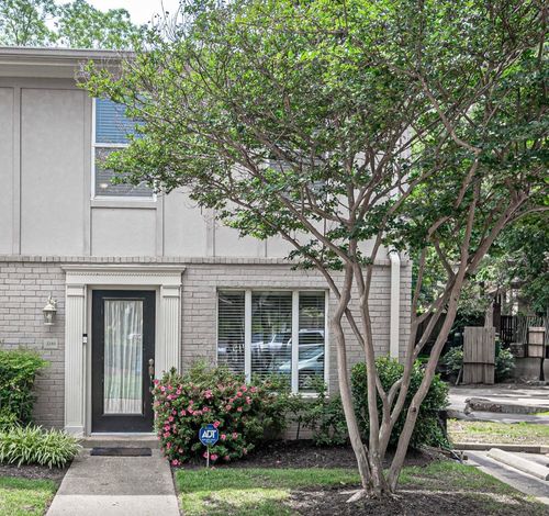 2240 W Germantown Sq, Germantown, TN, 38138-4814 | Card Image