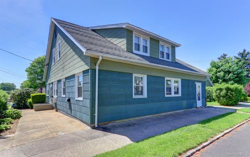54 Mckinley Ave, Albertson, NY, 11507-1800 | Card Image