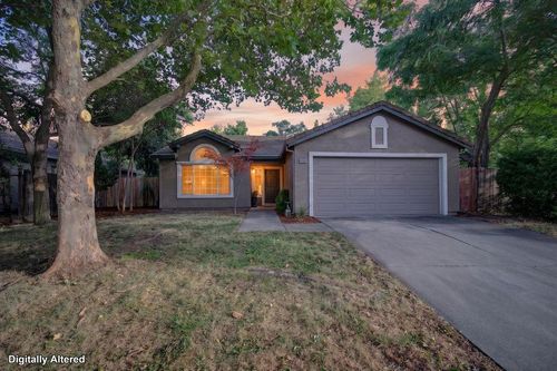 9208 Cerrolinda Cir, Elk Grove, CA, 95758-5457 | Card Image
