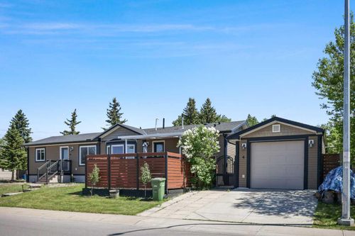 4 Spring Dale Circle Se, Airdrie, AB, T4B1N8 | Card Image
