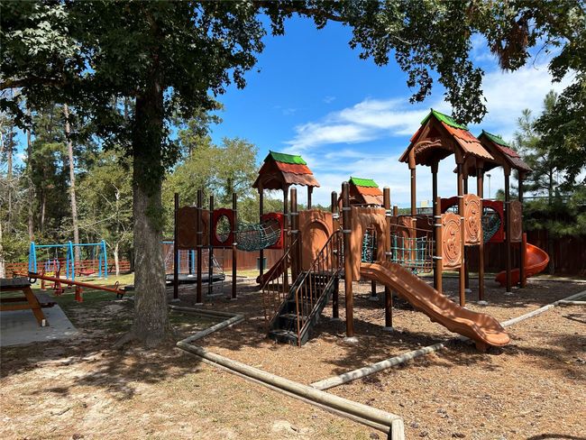 27390 Axis Deer Trl, House other with 4 bedrooms, 2 bathrooms and null parking in Magnolia TX | Image 17