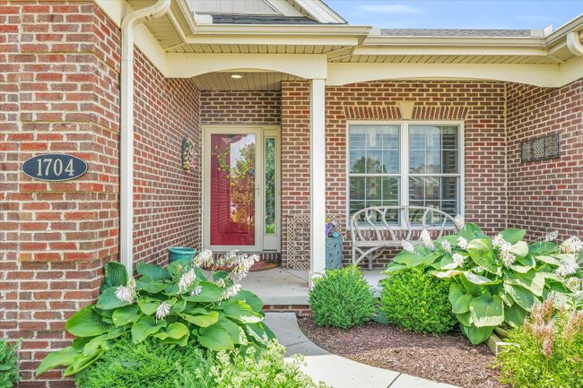 1704 Whisper Meadow Ln, Townhouse with 3 bedrooms, 3 bathrooms and 2 parking in Mahomet IL | Image 9
