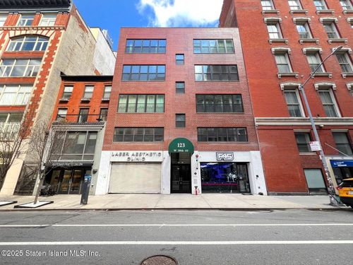 125-123125 W 20th St, New York, NY, 10011-3639 | Card Image