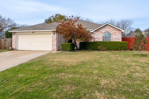 2414 Coventry Ct, Grand Prairie, TX, 75052-4130 | Card Image