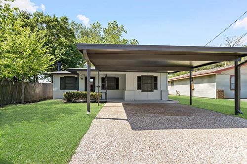 3032 Avenue H, Nederland, TX, 77627-7608 | Card Image