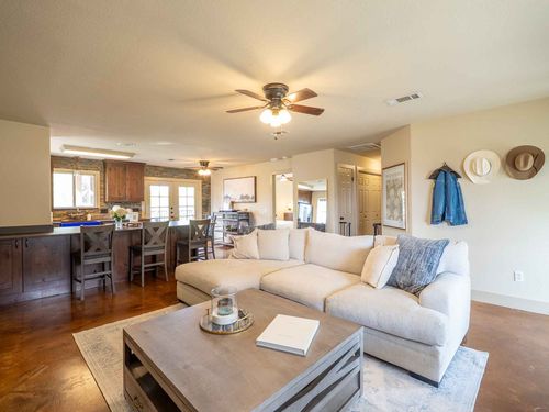 10212 Thomas Ln, Dripping Springs, TX, 78620-2813 | Card Image