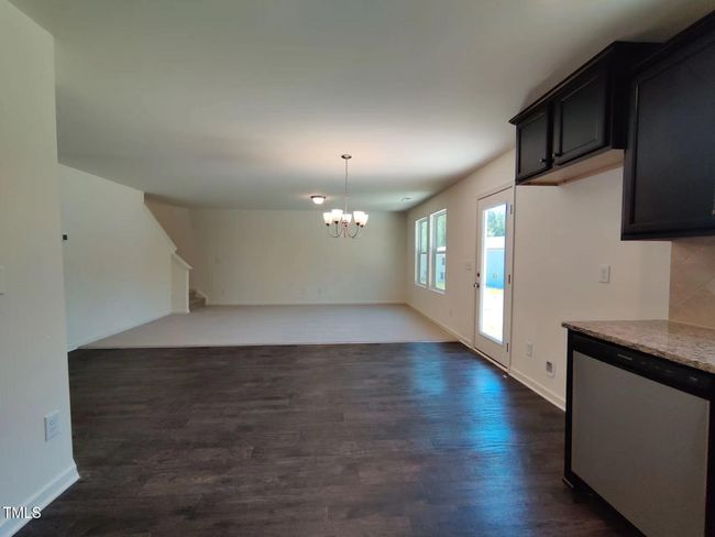 living room2 | Image 9