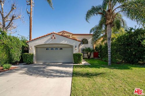 7466 Louise Ave, Lake Balboa, CA, 91406-2427 | Card Image