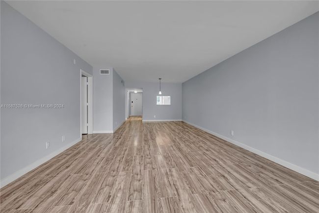 APT-202 - 3571 Inverrary Dr, Condo with 2 bedrooms, 2 bathrooms and null parking in Lauderhill FL | Image 11