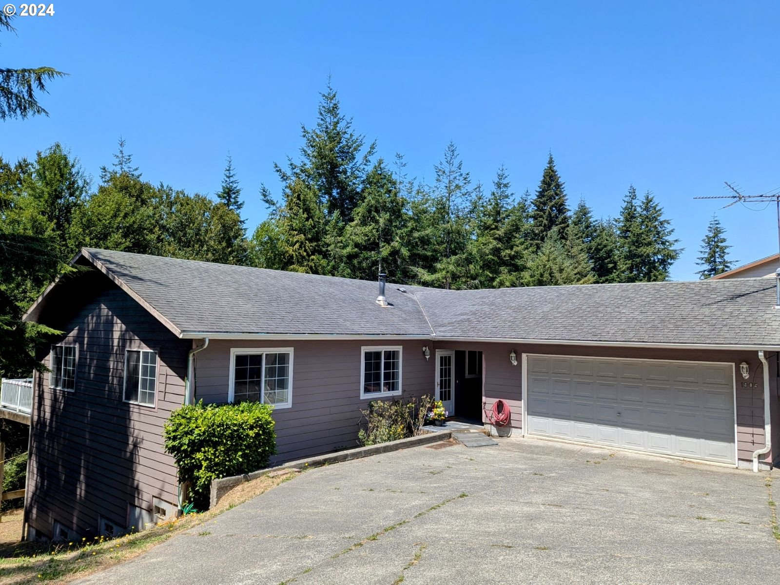 Woodland Dr, Coos Bay, OR 97420