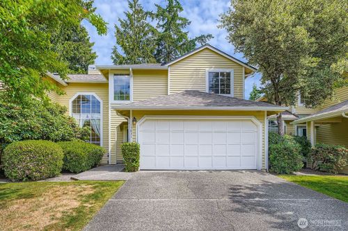 26-15831 Northup Way, Bellevue, WA, 98008-2536 | Card Image
