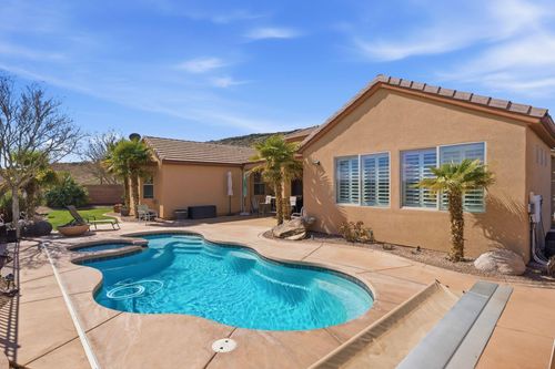 1672 N Ranch View Dr, Washington, UT, 84780-2349 | Card Image