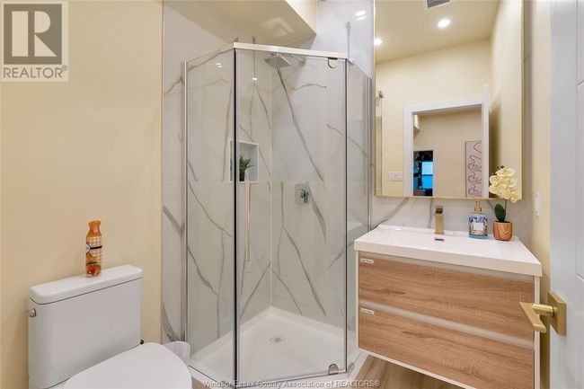 4667 Wyandotte St E, Home with 0 bedrooms, 0 bathrooms and null parking in Windsor ON | Image 37