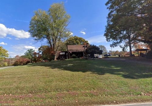 6885 Doral Drive, Tobaccoville, NC, 27050 | Card Image
