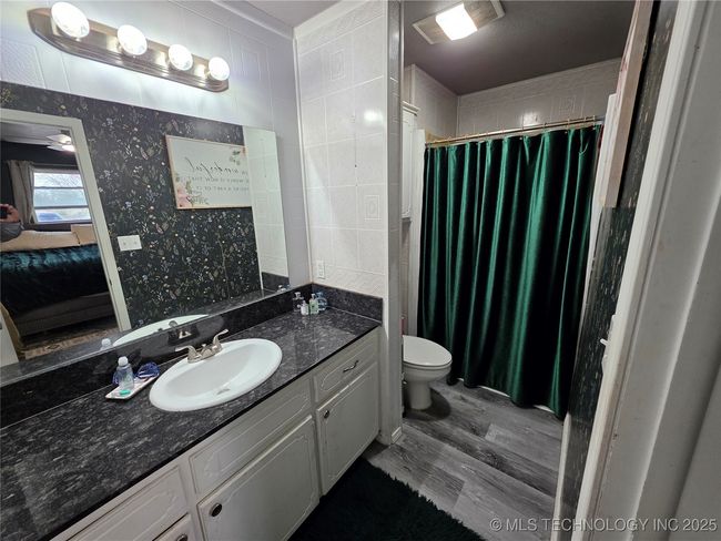 Primary Bath | Image 10