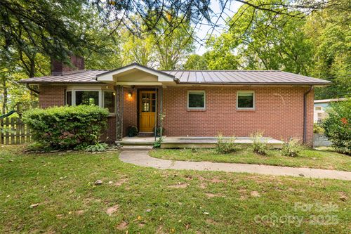 40 Governors View Rd, Asheville, NC, 28805-2359 | Card Image