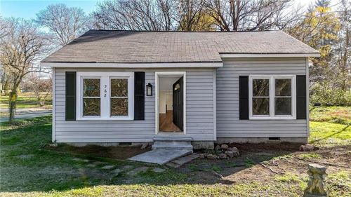 562 Highland Ave, Summerville, GA, 30747-1901 | Card Image