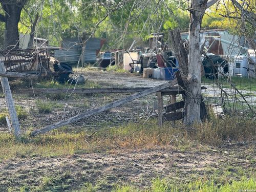 168 Daniel Rd, San Antonio, TX, 78220-2115 | Card Image