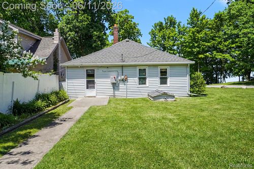 3931 S Shore Dr, Lapeer, MI, 48446-9609 | Card Image