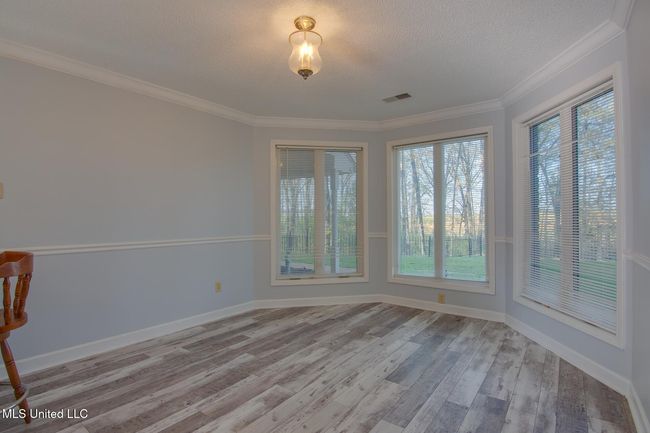 Eating Area | Image 9