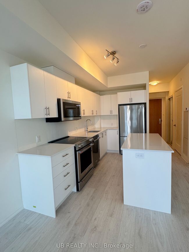 2419 - 8960 Jane St, Condo with 1 bedrooms, 2 bathrooms and null parking in Concord ON | Image 8