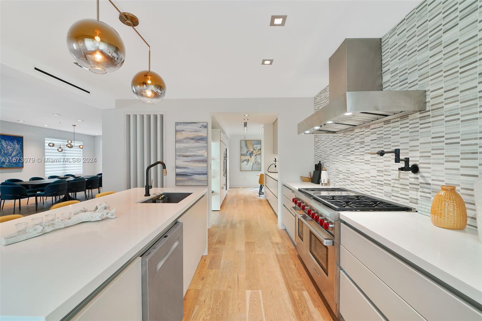 Royal Palm Ave, Miami Beach, FL 33140