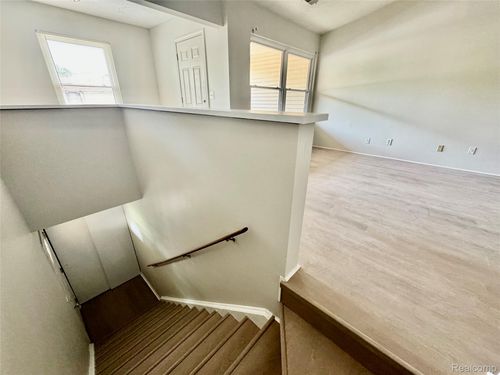 bldg-2-19536 Northridge Dr, Northville Township, MI, 48167-2912 | Card Image