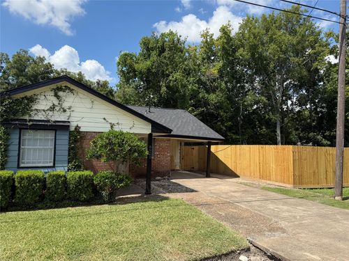 8920 Duane St, Houston, TX, 77051-2822 | Card Image