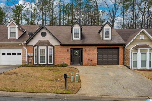 2621 N Chandalar Ln, Pelham, AL, 35124-1400 | Card Image