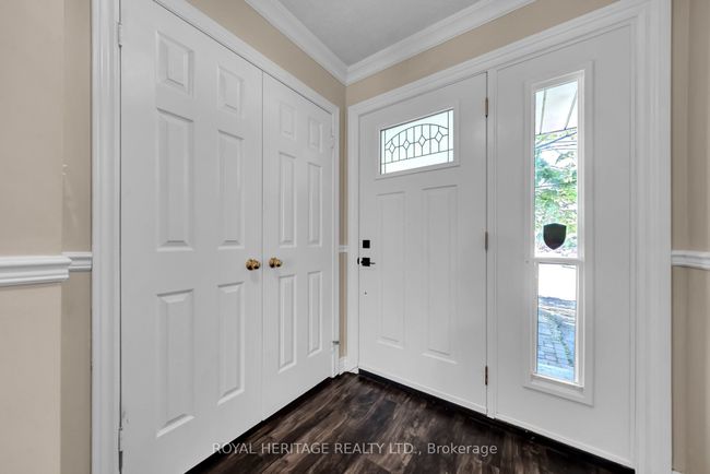 130 Brownstone Cres, House attached with 3 bedrooms, 3 bathrooms and 2 parking in Courtice ON | Image 4