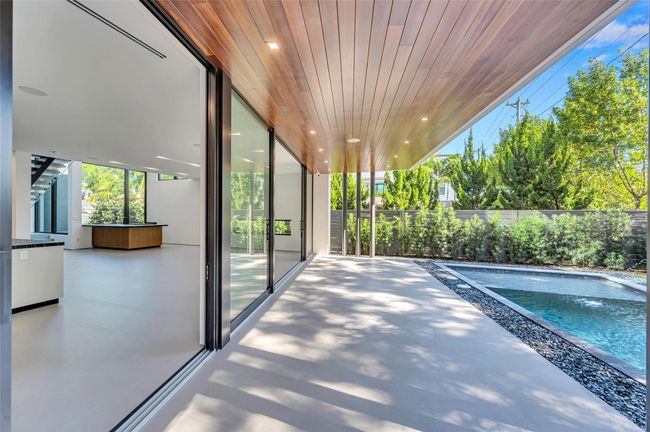 Rear Covered Lanai | Image 27