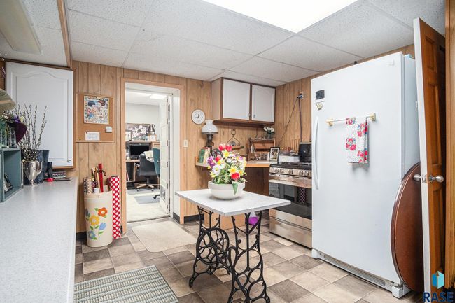 102 S Walnut Ave, House other with 4 bedrooms, 4 bathrooms and null parking in Luverne MN | Image 33