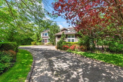 34 Barrett Rd, Lawrence, NY, 11559-2703 | Card Image