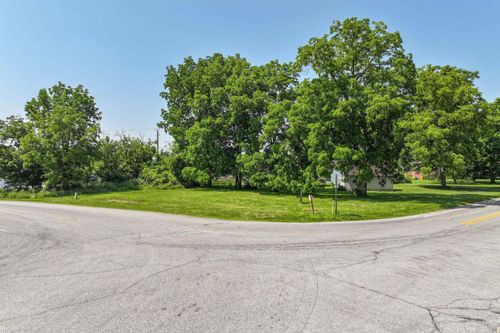 8921 Van Cleve Rd, Vassar, MI, 48768-9010 | Card Image