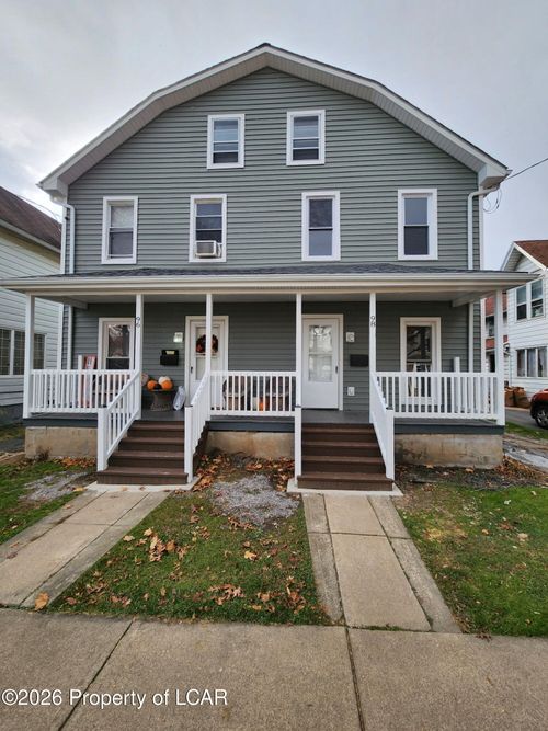98 W Walnut St, Kingston, PA, 18704-3822 | Card Image