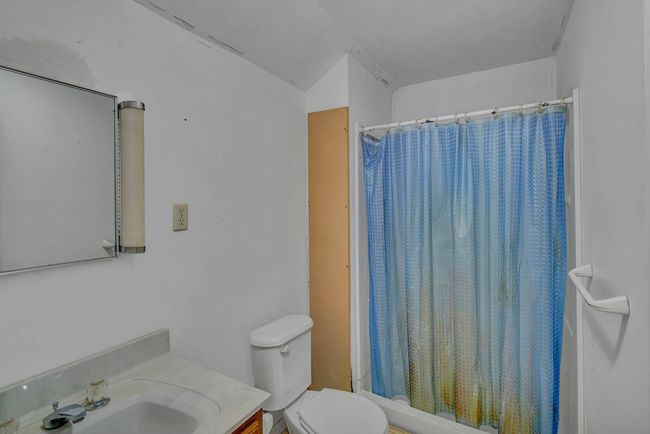 7493 S Saginaw St, House other with 3 bedrooms, 3 bathrooms and null parking in New Lothrop MI | Image 21