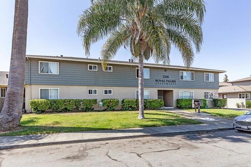 2104 Royal Dr, Santa Clara, CA, 95050-3680 | Card Image