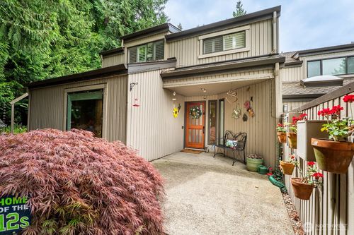 31-4818 102nd Ln Ne, Kirkland, WA, 98033-7642 | Card Image