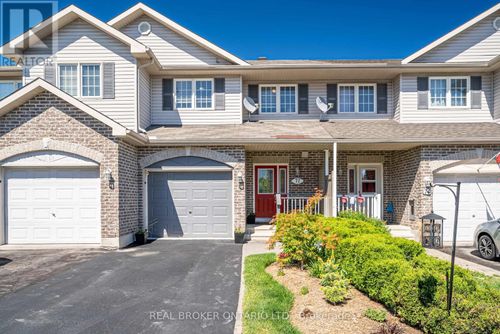 72 Frieday St, Arnprior, ON, K7S0A6 | Card Image