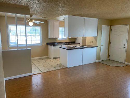 apt-4-495 W Santa Ana Ave, Clovis, CA, 93612-3533 | Card Image