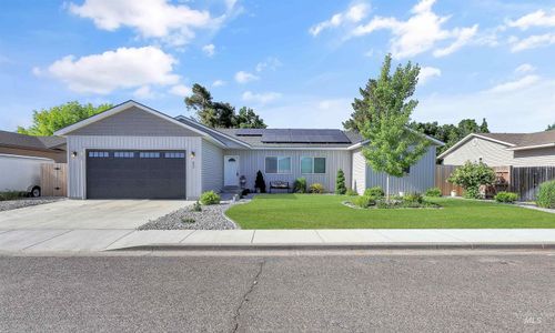 680 E 19th St, Burley, ID, 83318-2662 | Card Image