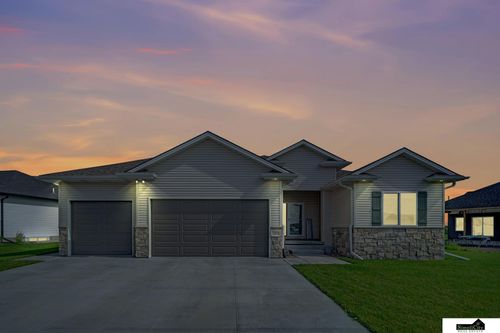 7420 Isidore Dr, Lincoln, NE, 68516-3693 | Card Image